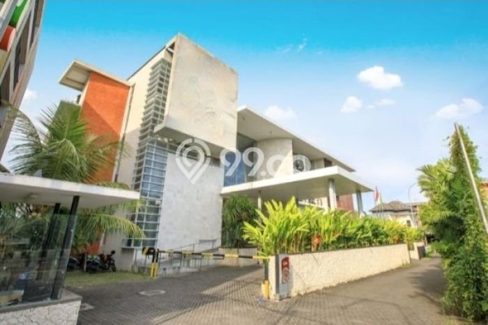 Unit Komersial Dijual di Badung LT 2014m2 & LB 3473m2 Unit Komersial Dijual di Badung LT 2014m2 & LB 3473m2