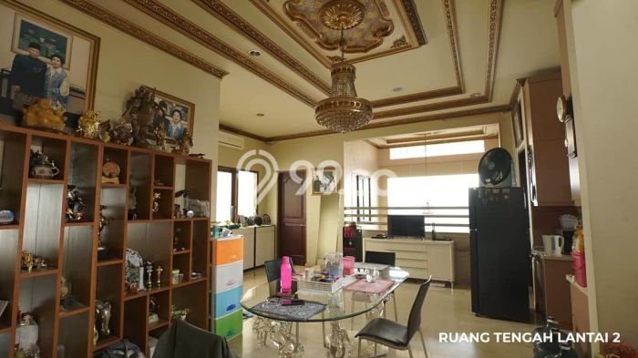 Dijual Rumah Premium dengan Fasilitas Sekitar Komplit di Kebon Jeruk, Jakarta Barat Dijual Rumah Premium dengan Fasilitas Sekitar Komplit di Kebon Jeruk, Jakarta Barat