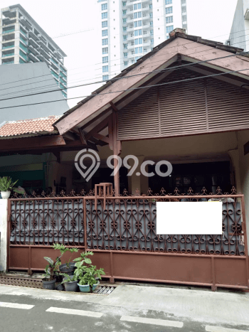 HARGA SPECIAL! Rumah Strategis lokasi Cilandak, Luas 124m² LB 150m² HARGA SPECIAL! Rumah Strategis lokasi Cilandak, Luas 124m² LB 150m²