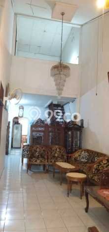 HARGA SPECIAL! Rumah Strategis lokasi Cilandak, Luas 124m² LB 150m² HARGA SPECIAL! Rumah Strategis lokasi Cilandak, Luas 124m² LB 150m²