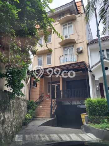 SEGERA MILIKI! Rumah area Lebak Bulus, Jakarta Selatan, Luas 210m² LB 553m² SEGERA MILIKI! Rumah area Lebak Bulus, Jakarta Selatan, Luas 210m² LB 553m²