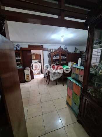 Siap Huni Rumah Mewah 3 Kamar di Mampang Prapatan Dekat ke Mana Pun Siap Huni Rumah Mewah 3 Kamar di Mampang Prapatan Dekat ke Mana Pun
