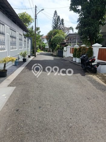 Rumah Elit LB 400m2 Siap Pakai Desain Elegan di Pejaten, Jakarta Selatan Rumah Elit LB 400m2 Siap Pakai Desain Elegan di Pejaten, Jakarta Selatan