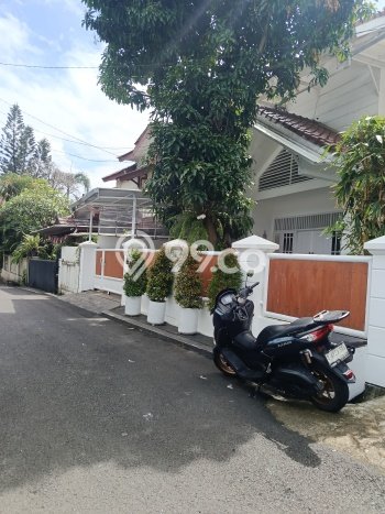 Rumah Elit LB 400m2 Siap Pakai Desain Elegan di Pejaten, Jakarta Selatan Rumah Elit LB 400m2 Siap Pakai Desain Elegan di Pejaten, Jakarta Selatan