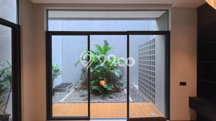 For Sale! Luxury House LT 133m2 Desain Modern di Kemang For Sale! Luxury House LT 133m2 Desain Modern di Kemang
