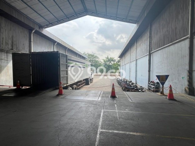 Gudang Disewa di Jakarta Utara dengan LB 4000m2 Area Komersial Ramai Gudang Disewa di Jakarta Utara dengan LB 4000m2 Area Komersial Ramai