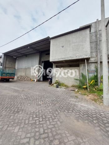Gudang Komersial Disewakan di Menganti Gresik Luas 660m2 Gudang Komersial Disewakan di Menganti Gresik Luas 660m2