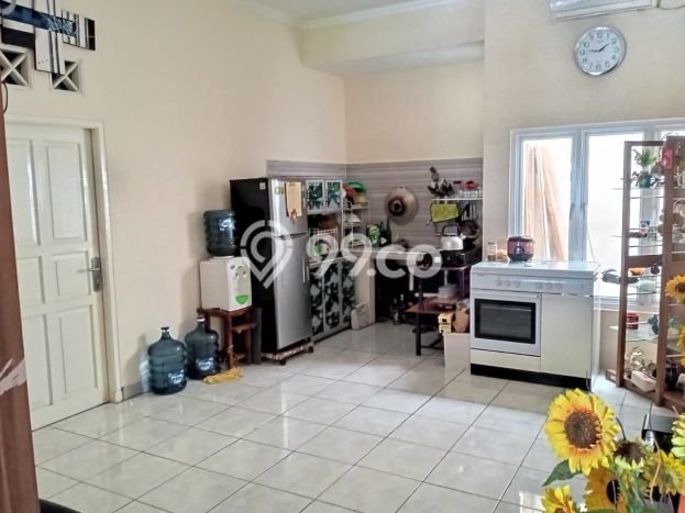 Rumah Luas Asri 2 KT Siap Pakai di Tanah Sareal Bogor Rumah Luas Asri 2 KT Siap Pakai di Tanah Sareal Bogor