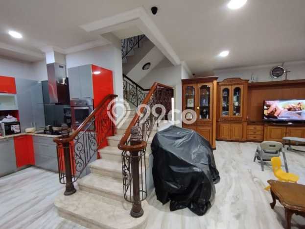 Siap Huni Rumah Mewah 4 Kamar di Kemayoran Dekat ke Mana Pun Siap Huni Rumah Mewah 4 Kamar di Kemayoran Dekat ke Mana Pun