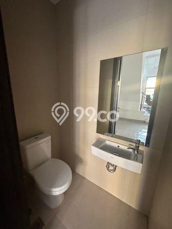 Disewakan! Rumah 2 Kamar Tidur &
2 Kamar Mandi di Pantai Indah Kapuk 2, Jakarta Utara Disewakan! Rumah 2 Kamar Tidur &
2 Kamar Mandi di Pantai Indah Kapuk 2, Jakarta Utara