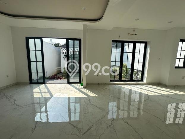 Jual Rumah Luas Megah Dengan View Eksklusif di Pantai Indah Kapuk, Jakarta Utara Jual Rumah Luas Megah Dengan View Eksklusif di Pantai Indah Kapuk, Jakarta Utara
