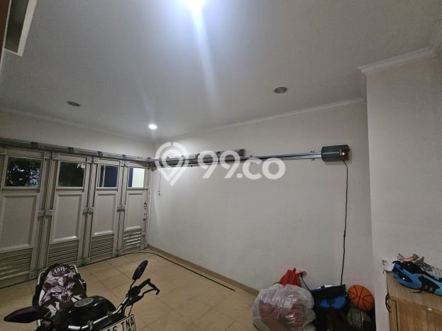 Dijual Rumah Luas Elegan Dengan View Cantik di Gading Serpong, Tangerang Dijual Rumah Luas Elegan Dengan View Cantik di Gading Serpong, Tangerang