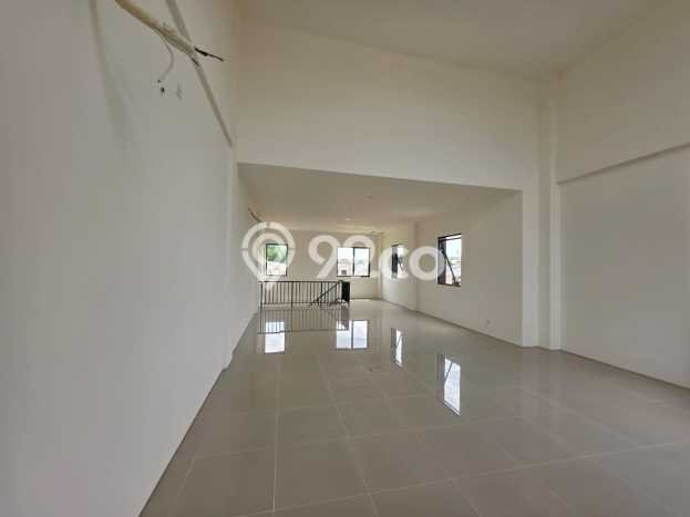 Ruko disewakan lokasi strategis Cisauk Tangerang 161m2 Ruko disewakan lokasi strategis Cisauk Tangerang 161m2