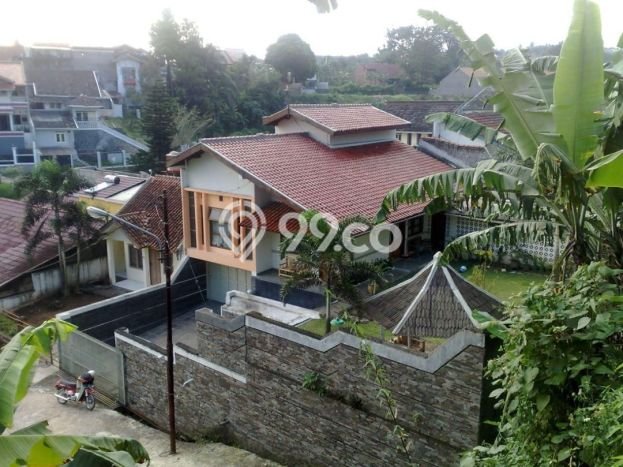 Rumah Terawat kawasan , Bandung, Luas 368m2m² Bangunan 151m2m² HARGA MENARIK! Rumah Terawat kawasan , Bandung, Luas 368m2m² Bangunan 151m2m² HARGA MENARIK!