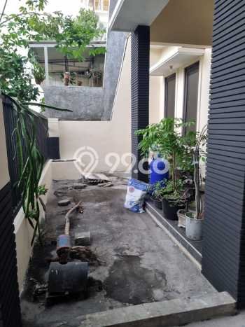 For Sale Hunian Rumah Nyaman 4 Kamar di Pondok Tjandra, Sidoarjo For Sale Hunian Rumah Nyaman 4 Kamar di Pondok Tjandra, Sidoarjo