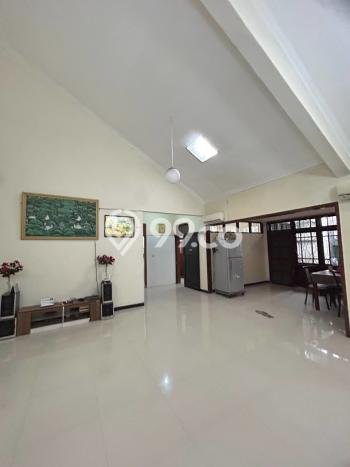 For Sale Rumah Mewah Exclusive di Rungkut, Surabaya For Sale Rumah Mewah Exclusive di Rungkut, Surabaya