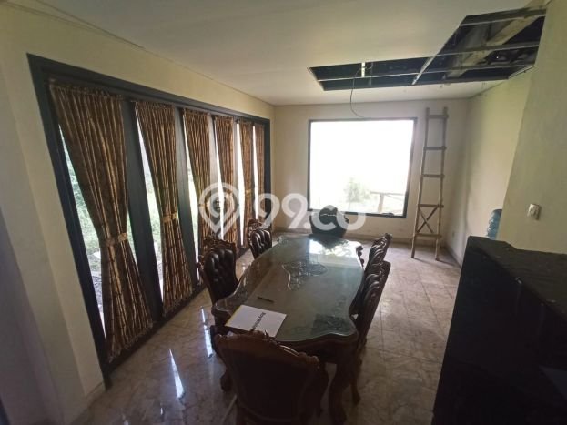 Hunian Mewah LB 150m2 Siap Pakai Desain Elegan di BSD, Tangerang Hunian Mewah LB 150m2 Siap Pakai Desain Elegan di BSD, Tangerang
