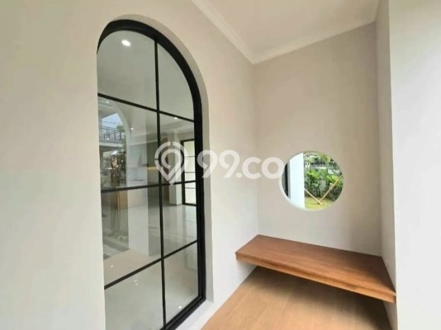Rumah Mewah LB 330m2 Siap Huni Desain Elegan di BSD Kencana Loka, Tangerang Rumah Mewah LB 330m2 Siap Huni Desain Elegan di BSD Kencana Loka, Tangerang