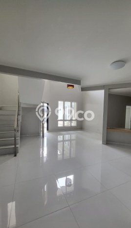 Hunian Elit LB 250m2 Siap Huni Desain Elegan di BSD Giri Loka, Tangerang Hunian Elit LB 250m2 Siap Huni Desain Elegan di BSD Giri Loka, Tangerang