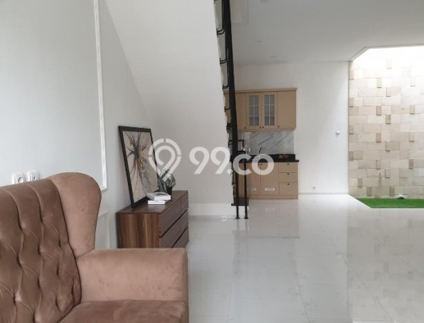 Rumah Modern 3 KT di BSD Tangerang Semi Furnished Rumah Modern 3 KT di BSD Tangerang Semi Furnished