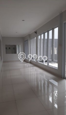 Hunian Elit LB 250m2 Siap Huni Desain Elegan di BSD Giri Loka, Tangerang Hunian Elit LB 250m2 Siap Huni Desain Elegan di BSD Giri Loka, Tangerang