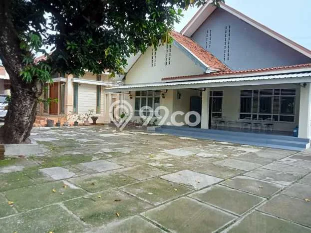 Lokasi terbaik! Rumah siap pakai dikontrakkan di Tegal Timur LB 200m2 Lokasi terbaik! Rumah siap pakai dikontrakkan di Tegal Timur LB 200m2