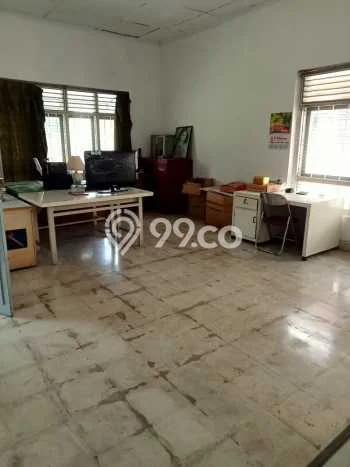 Lokasi terbaik! Rumah siap pakai dikontrakkan di Tegal Timur LB 200m2 Lokasi terbaik! Rumah siap pakai dikontrakkan di Tegal Timur LB 200m2