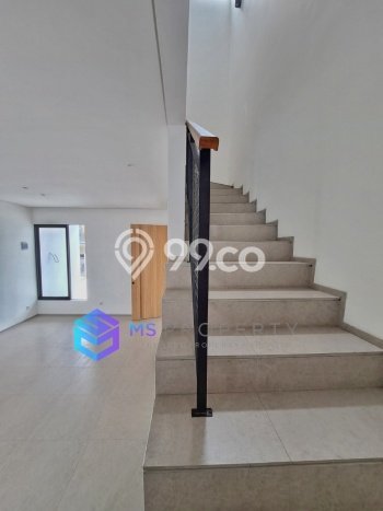 Hunian Impian Keluarga! Rumah 2 Lantai area Cinere, Depok, Luas 100m² Bangunan 120m² Hunian Impian Keluarga! Rumah 2 Lantai area Cinere, Depok, Luas 100m² Bangunan 120m²
