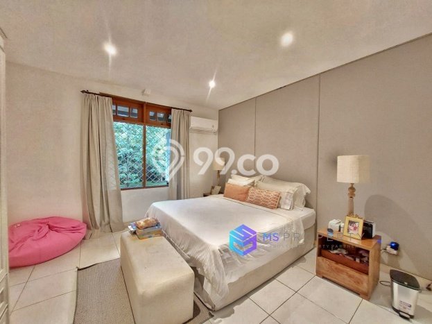 Rumah Luxury Modern Tanpa Renovasi di Lebak Bulus Jakarta Selatan Rumah Luxury Modern Tanpa Renovasi di Lebak Bulus Jakarta Selatan