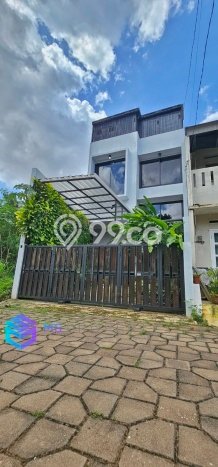 Siap Huni Hunian Elit 7 Kamar di Cinere Dekat ke Mana Saja Siap Huni Hunian Elit 7 Kamar di Cinere Dekat ke Mana Saja