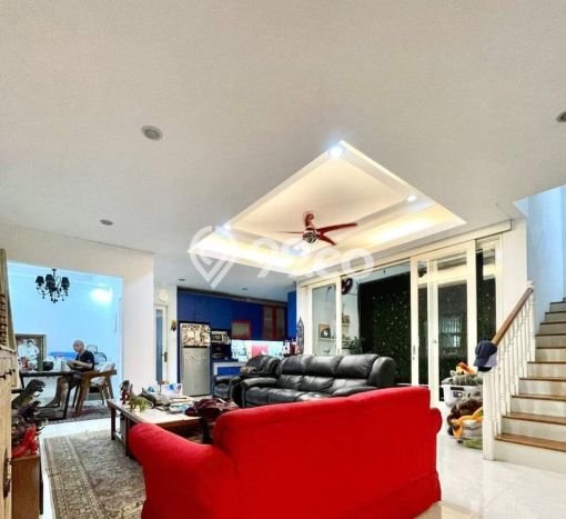 Rumah Elit LB 310m2 Siap Huni Desain Elegan di Pondok Indah, Jakarta Selatan Rumah Elit LB 310m2 Siap Huni Desain Elegan di Pondok Indah, Jakarta Selatan