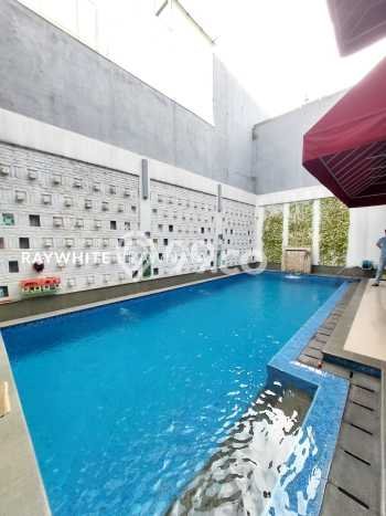 Hunian Nyaman untuk Keluarga area Kebayoran Baru - LT 353m² Hunian Nyaman untuk Keluarga area Kebayoran Baru - LT 353m²