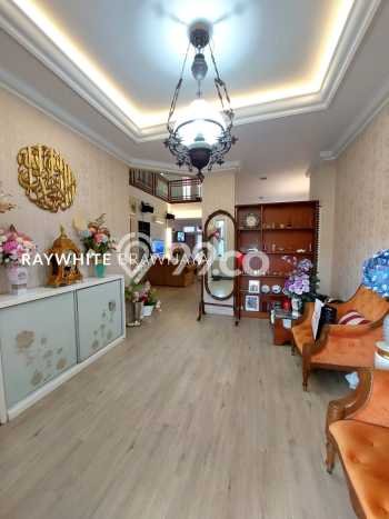 Hunian Nyaman untuk Keluarga area Kebayoran Baru - LT 353m² Hunian Nyaman untuk Keluarga area Kebayoran Baru - LT 353m²