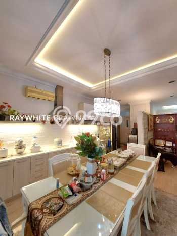 Hunian Nyaman untuk Keluarga area Kebayoran Baru - LT 353m² Hunian Nyaman untuk Keluarga area Kebayoran Baru - LT 353m²