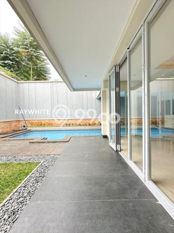 Rumah Elit LB 381m2 Siap Pakai Desain Elegan di Pejaten, Jakarta Selatan Rumah Elit LB 381m2 Siap Pakai Desain Elegan di Pejaten, Jakarta Selatan