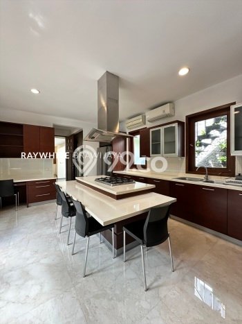 Dijual Rumah Mewah Exclusive di Cilandak, Jakarta Selatan Dijual Rumah Mewah Exclusive di Cilandak, Jakarta Selatan