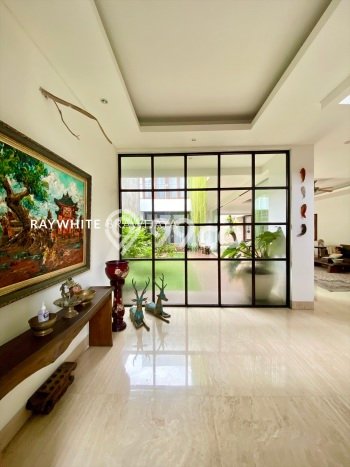 Rumah Luxury Modern Siap Huni di Kemang Jakarta Selatan Rumah Luxury Modern Siap Huni di Kemang Jakarta Selatan