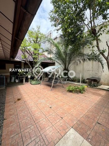 Dijual Rumah Mewah Megah Dengan View Eksklusif di Pondok Indah, Jakarta Selatan Dijual Rumah Mewah Megah Dengan View Eksklusif di Pondok Indah, Jakarta Selatan