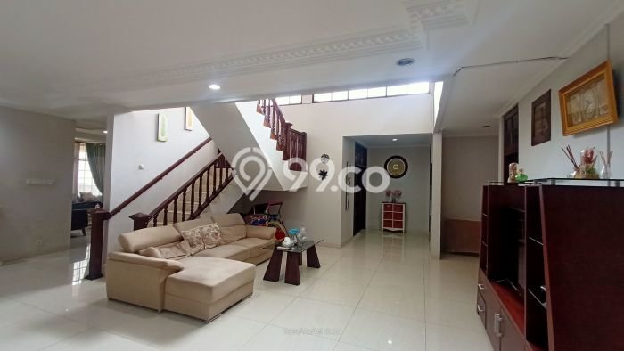 Ready to Use! Luxury House LT 504m2 Desain Elegan di Slipi Ready to Use! Luxury House LT 504m2 Desain Elegan di Slipi