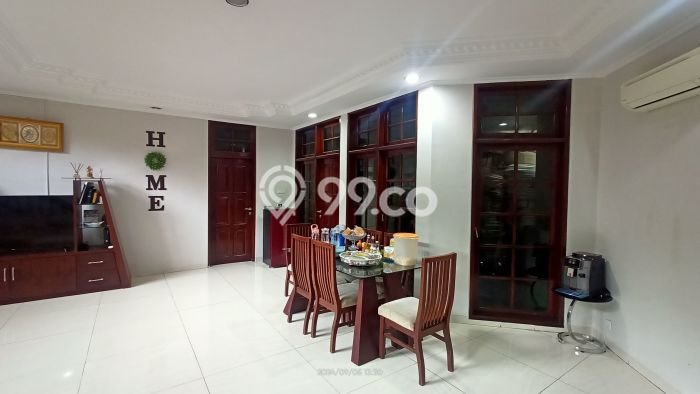 Ready to Use! Luxury House LT 504m2 Desain Elegan di Slipi Ready to Use! Luxury House LT 504m2 Desain Elegan di Slipi