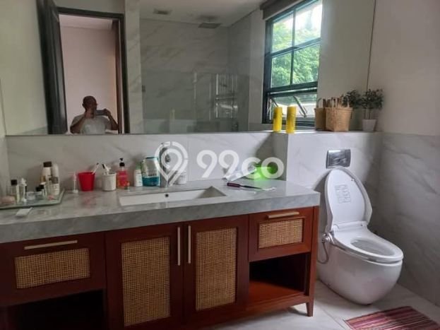 Siap Huni Hunian Elit 5 Kamar di Kebayoran Baru Dekat ke Mana Saja Siap Huni Hunian Elit 5 Kamar di Kebayoran Baru Dekat ke Mana Saja