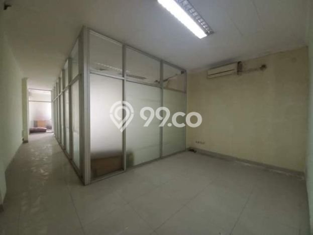 Ruko Dijual di Jakarta Selatan LT 296m2 & LB 600m2 Lokasi Terbaik! Ruko Dijual di Jakarta Selatan LT 296m2 & LB 600m2 Lokasi Terbaik!