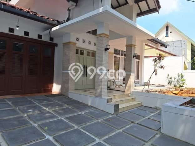 Siap Huni Rumah Mewah 3 Kamar di Kebayoran Baru Dekat ke Mana Pun Siap Huni Rumah Mewah 3 Kamar di Kebayoran Baru Dekat ke Mana Pun