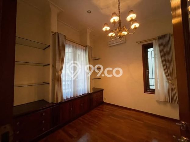 Siap Huni Hunian Elit 4 Kamar di Kebayoran Baru Dekat ke Mana Pun Siap Huni Hunian Elit 4 Kamar di Kebayoran Baru Dekat ke Mana Pun