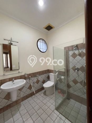 Siap Huni Hunian Elit 4 Kamar di Kebayoran Baru Dekat ke Mana Pun Siap Huni Hunian Elit 4 Kamar di Kebayoran Baru Dekat ke Mana Pun