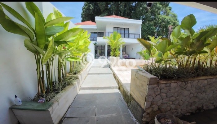 Ready to Use! Premium House LT 300m2 Desain Elegan di Sanur Ready to Use! Premium House LT 300m2 Desain Elegan di Sanur