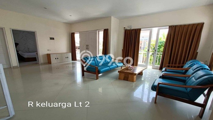For Sale! Luxury House LT 200m2 Desain Elegan di Renon For Sale! Luxury House LT 200m2 Desain Elegan di Renon