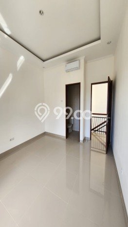 Rumah Mewah LB 100m2 Siap Huni Desain Elegan di Seminyak, Badung Rumah Mewah LB 100m2 Siap Huni Desain Elegan di Seminyak, Badung
