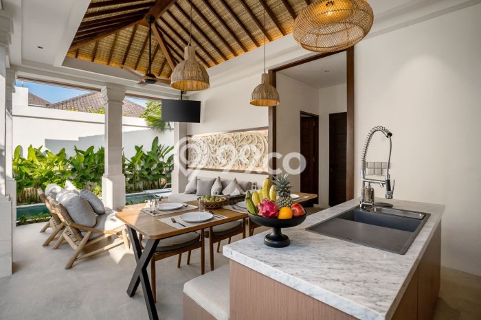 Ready to Use! Premium House LT 300m2 Desain Elegan di Kerobokan Ready to Use! Premium House LT 300m2 Desain Elegan di Kerobokan