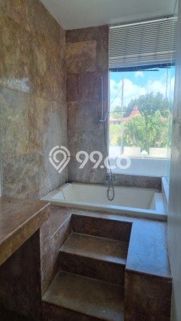 Hunian Modern Disewakan di canggu Badung 4 KT & 4 KM Hunian Modern Disewakan di canggu Badung 4 KT & 4 KM